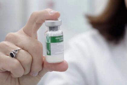 Rio começa a aplicar segunda dose da vacina da dengue em crianças