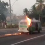 Kombi pega fogo no meio da BR-101, em Campos; congestionamento se estendeu após outro acidente ser registrado