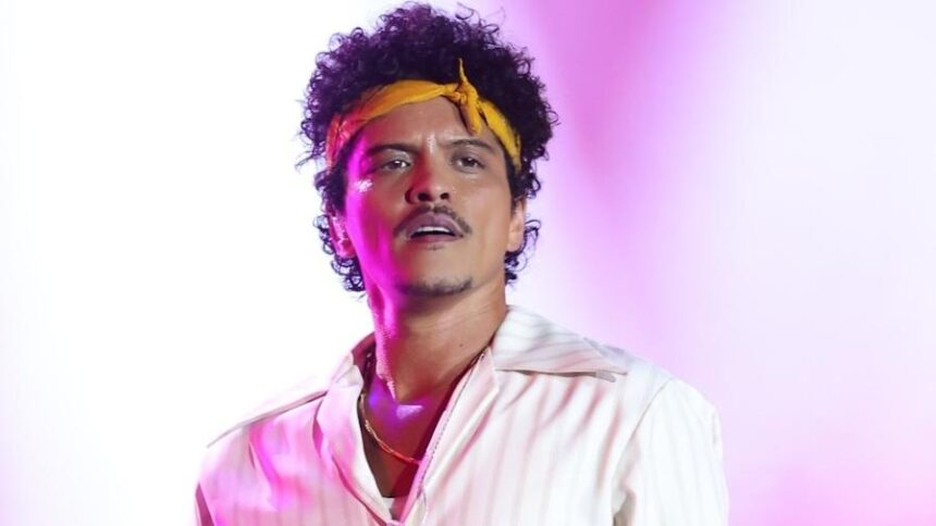 Eduardo Paes afirma que não irá autorizar show de Bruno Mars no Rio; Ingressos estão esgotados
