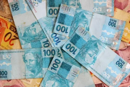 INSS começa a pagar 13º antecipado a quem recebe acima do mínimo