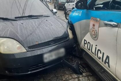 Motorista é preso após colidir com viatura da Polícia Militar 
