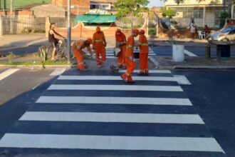 Prefeitura de Campos inicia pintura e sinalização em ruas e avenidas recapeadas, em Guarus