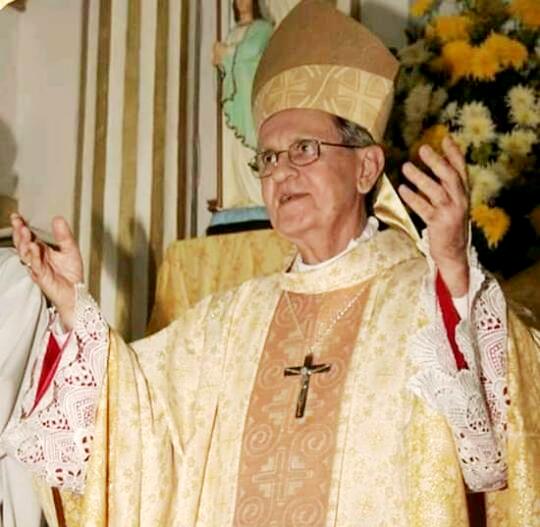 Bispo Emérito de Campos tem sedação retirada e acorda aos poucos