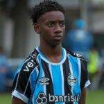 Com multa de R$ 1 bilhão, joia campista assinará seu primeiro contrato profissional com o Grêmio nesta segunda-feira