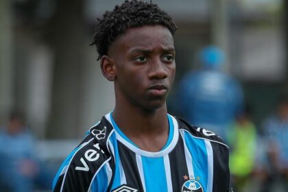Com multa de R$ 1 bilhão, joia campista assinará seu primeiro contrato profissional com o Grêmio nesta segunda-feira