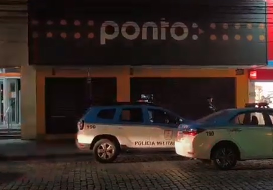 Bandidos tentam arrombar e furtar cofre de antiga Pontofrio