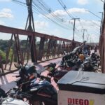 Motociclistas protestam e pedem a remoção de tinta escorregadia da Ponte Barcelos Martins