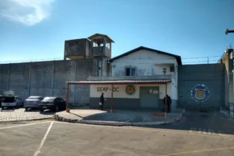 Detento é encontrado morto dentro de presídio em Campos