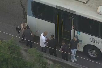 Duas pessoas morrem em tentativa de assalto na Linha Amarela, no Rio