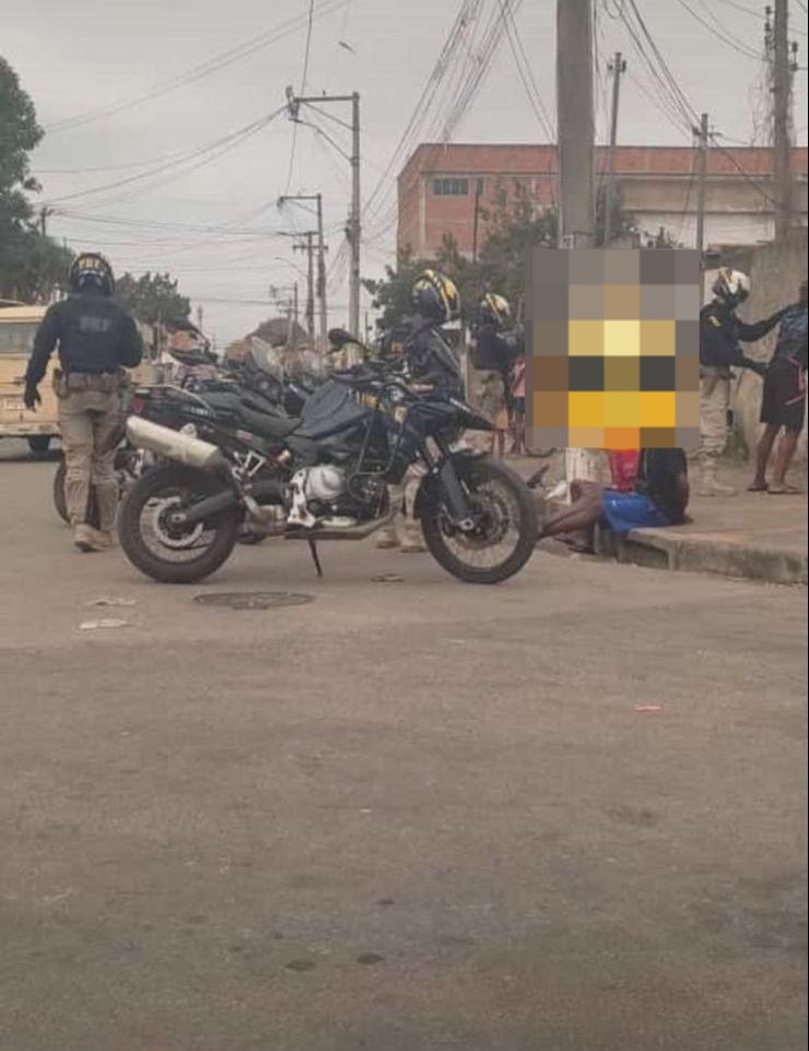 PRF e PM realizam megaoperação contra motos irregulares em Campos