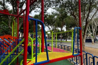 Prefeitura não interdita brinquedo onde criança caiu e teve traumatismo craniano