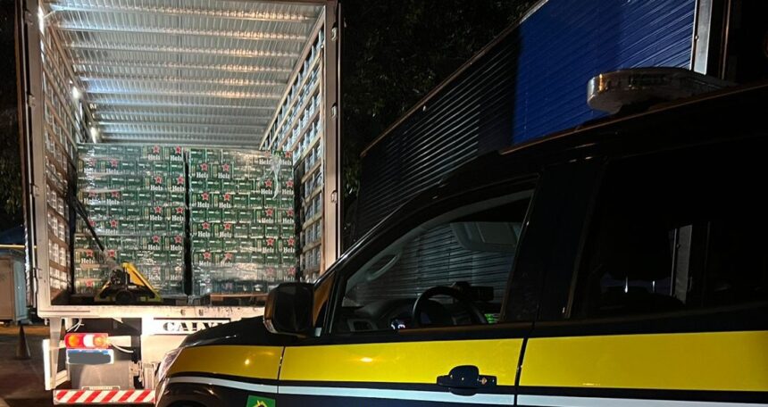 PRF apreende mais de 33 mil latas de cerveja sem nota fiscal em Campos