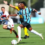 Chelsea, da Inglaterra, prepara proposta para tirar joia campista do Grêmio