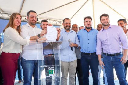 Cláudio Castro e Fátima Pacheco autorizam início de obra de R$ 12 milhões em Quissamã 
