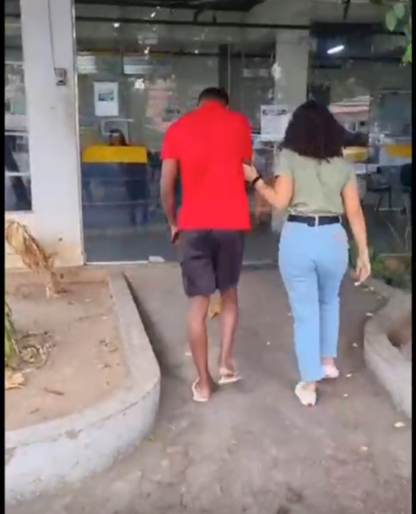Jovem que agrediu adolescente de 15 anos na frente de escola em Campos é preso pela Deam