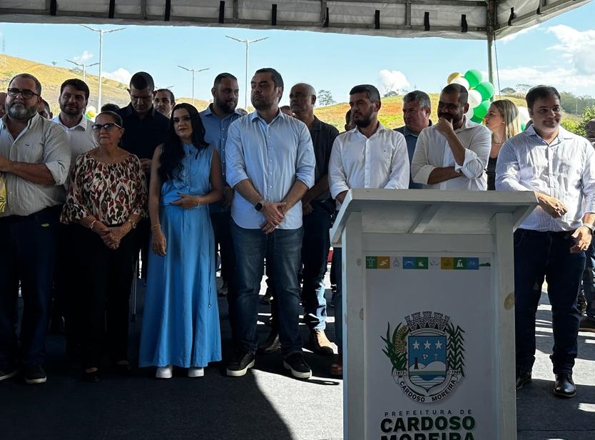 Ao lado de Bacellar, Cláudio Castro inaugura obras no Norte Fluminense