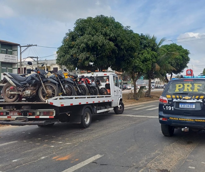 PRF divulga balanço de operação contra motos irregulares, em Campos