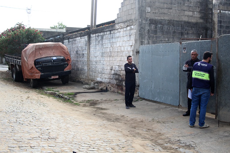 Campos registra mais de 2200 terrenos e imóveis em situação de abandono apenas em 2024