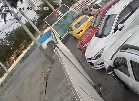 PMs ficam feridos após acidente durante perseguição policial em Campos