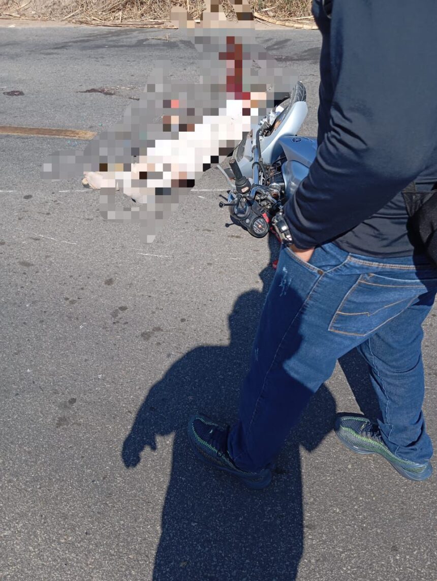 Acidente envolvendo moto e caminhão deixa um homem morto em São Francisco de Itabapoana
