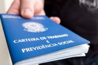 Taxa da população empregada no setor privado bate recorde