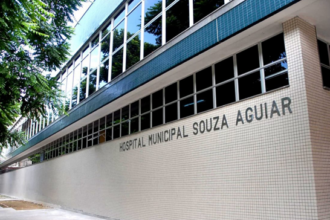 Homem em situação de rua morre após passar mal em frente a hospital