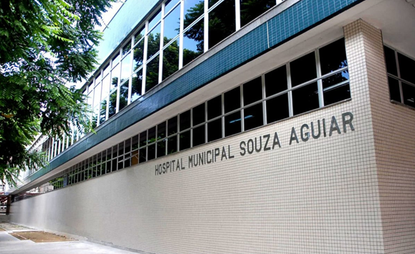 Homem em situação de rua morre após passar mal em frente a hospital