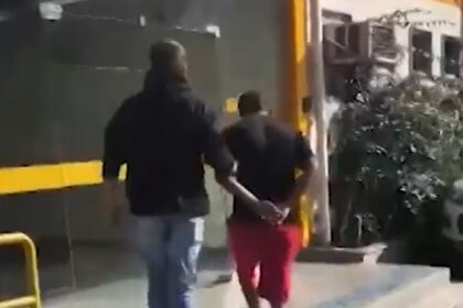 Homem que alterou status nas redes sociais para “viúvo” é preso após ameaçar e perseguir ex-mulher 