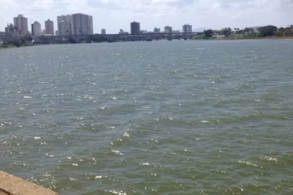 “Gosto de terra” na água em Campos está sendo causado pela presença de Geosmina no Rio Paraíba do Sul, afirma biólogo