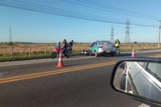 Acidente na BR-101, em Campos, deixa motociclista em estado grave