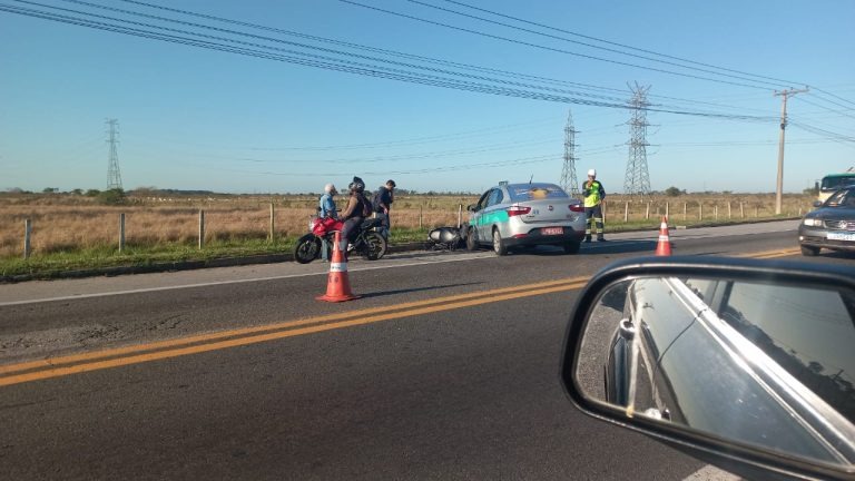 Acidente na BR-101, em Campos, deixa motociclista em estado grave