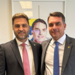 Direita de Campos publica nota de repúdio contra apoio de Flávio Bolsonaro ao prefeito Wladimir Garotinho: “Traição”