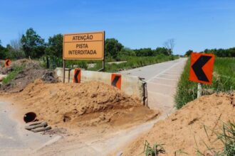 Contrato para retomada de obras na Estrada dos Ceramistas foi assinado no dia 20 de agosto, uma semana antes de vídeo publicado por Wladimir ir ao ar
