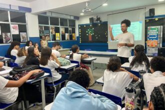 Estado conclui processo de migração de 18 para 30 horas semanais de mais 506 professores