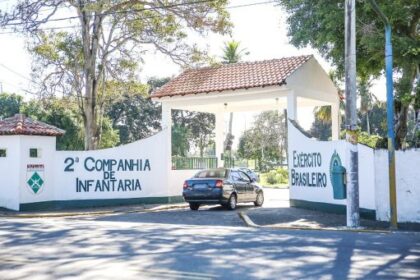 Soldado é detido em Campos após dar tapa no rosto de bombeiro e tentar agredir policial com cabeçada