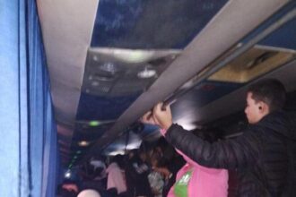Alunos reclamam de superlotação no transporte universitário de São Francisco