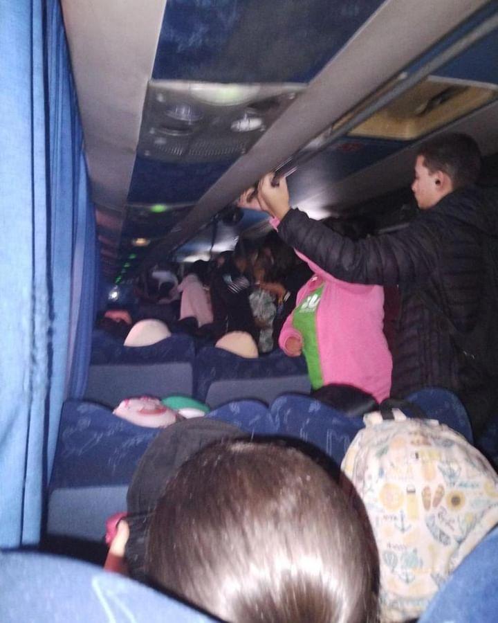 Alunos reclamam de superlotação no transporte universitário de São Francisco