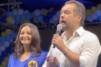 Cláudio Castro, Rodrigo Bacellar e diversas autoridades no lançamento da candidatura da Delegada Madeleine