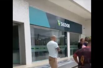 Homem ferido por placa que caiu na Voluntários da Pátria precisa de sangue para passar por cirurgia