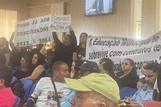 Aprovados em concurso da Educação de Campos em 2012 e 2014 voltam a cobrar convocação: “Wladimir, dependemos apenas da sua vontade política”