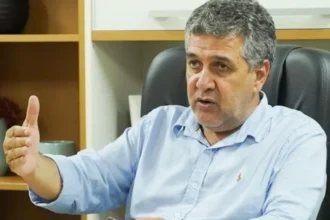 Prefeito de Casimiro de Abreu, vice e secretário são alvos de representação por conduta vedada
