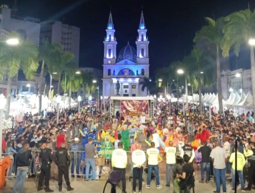 Após dia com pouca movimentação e prejuízos aos ambulantes, Festa do Santíssimo Salvador recebe bom público