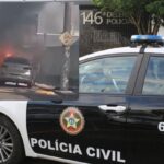 Ataques de facção criminosa em Campos resultam em carro incendiado e homem preso após perseguição policial