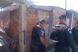 Dois presos, três motos apreendidas e drogas encontradas: PM realiza operação com apoio do BAC, em Campos