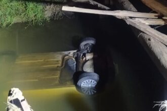 Homem morre após carro cair de ponte em condições precárias em Campos