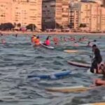 Bombeiros atendem mais de 100 pessoas após ventania e onda arrastarem praticantes de Stand Up contra as pedras em Copacabana