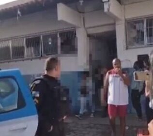 Professora é encaminhada para a delegacia após ser ameaçada por pais de alunos por suposta agressão em creche de Campos