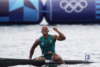 Isaquias Queiroz é prata na canoagem velocidade em Paris-2024 e conquista sua quinta medalha olímpica na carreira