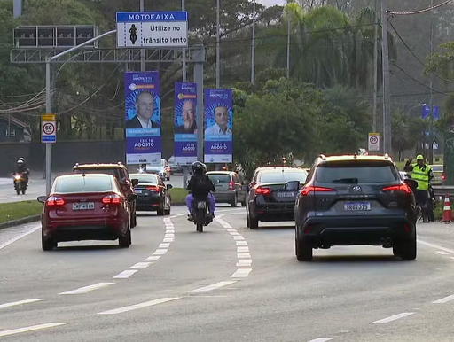 Entenda como funciona a motofaixa, implantada pela 1ª vez no Rio