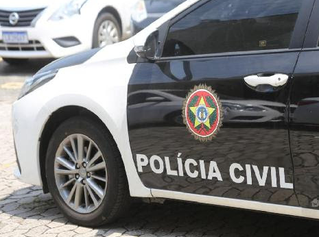 Polícia investiga roubo de caminhão de cantora